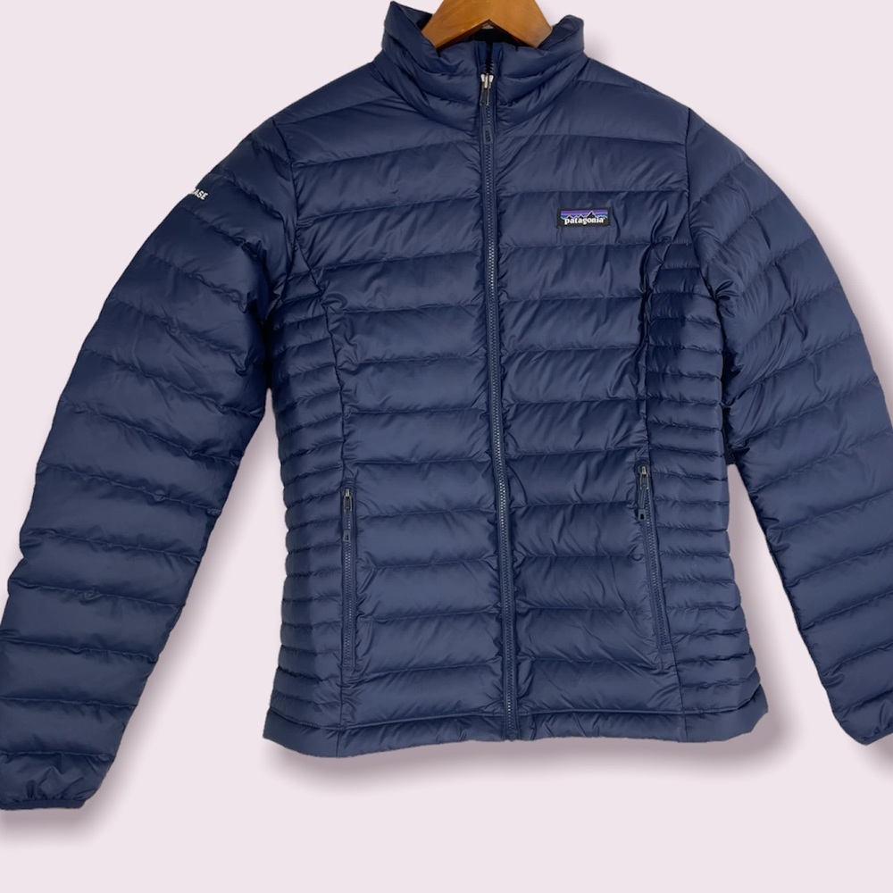 Womens Patagonia down puffer new navy Medium